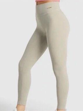 Gymshark X Whitney Simmons Leggings - Women | Beige/Tan/Cream | Medium